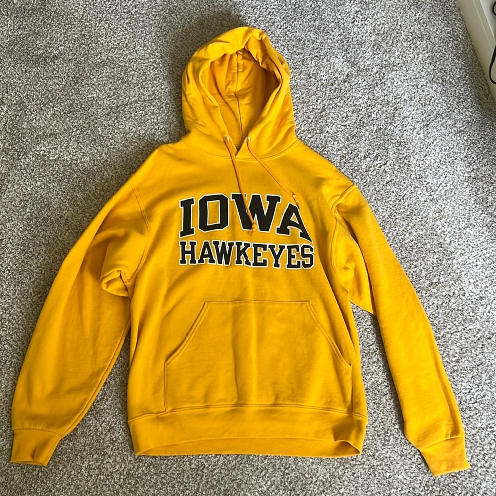 Yellow Iowa Hawkeyes Sweatshirt/Hoodie